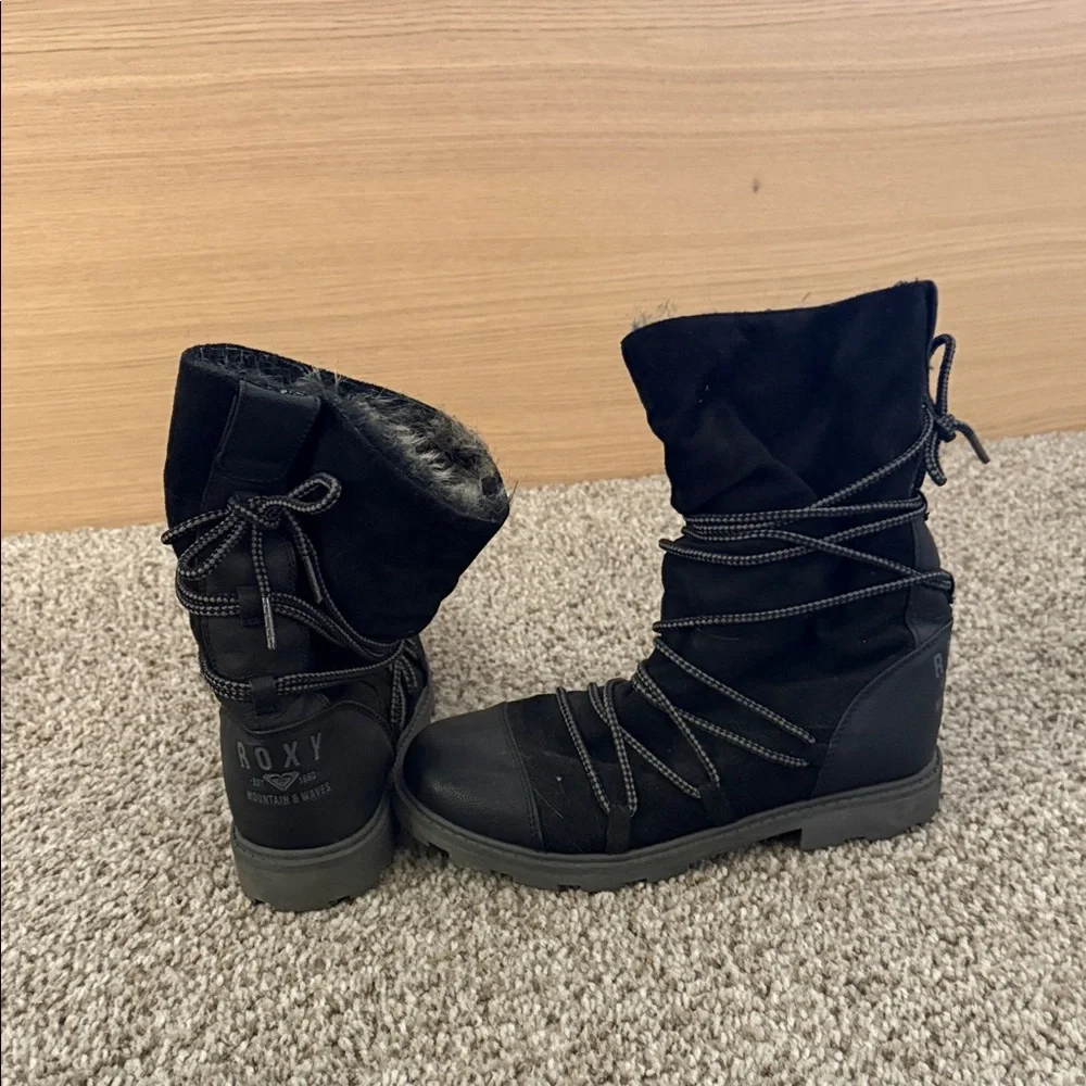 Roxy Black Winter Boots with fur lining - Picture 3 of 6
